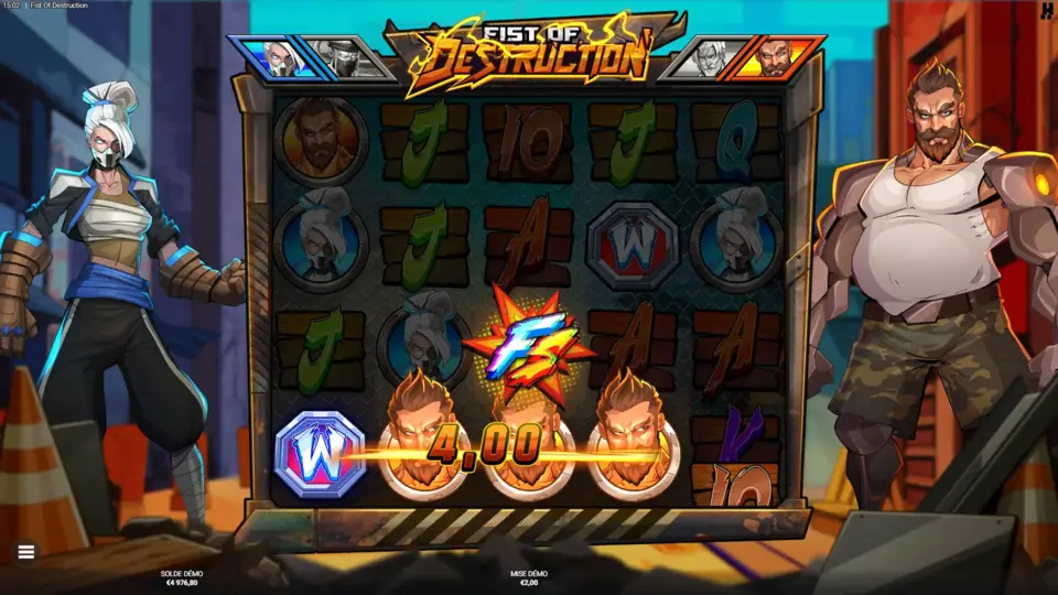 Wild Fist extensible de Fist of Destruction frappant à travers les symboles adverses avec multiplicateur actif